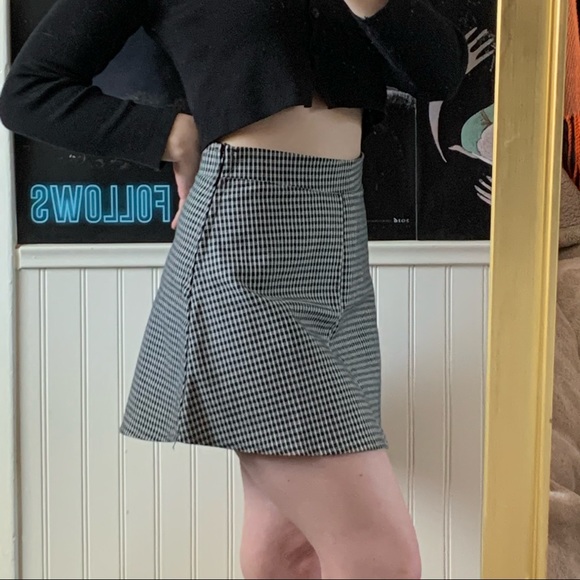 Brandy Melville plaid a line skirt - Picture 2 of 4